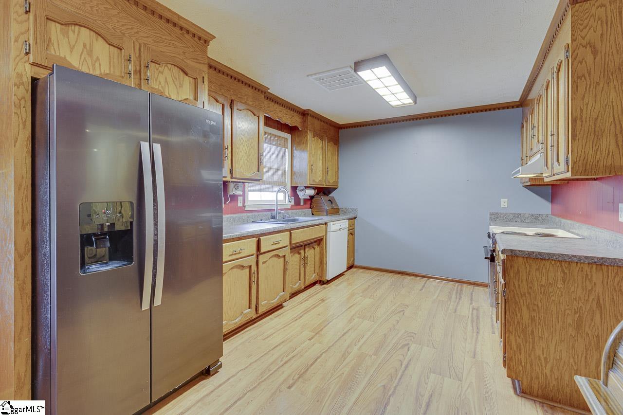 320 Griffin Road Greenville, SC 29607 - Photo 13 of 45