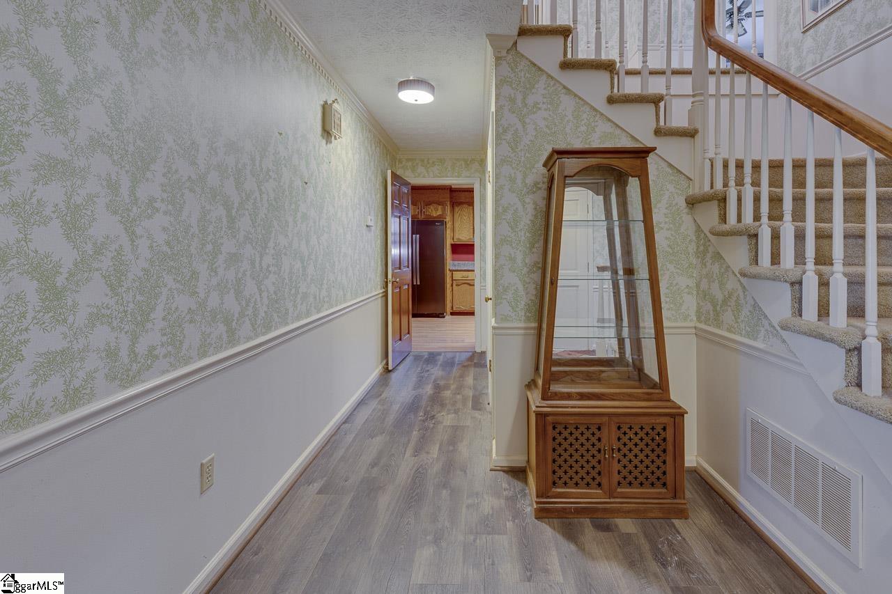 320 Griffin Road Greenville, SC 29607 - Photo 4 of 45