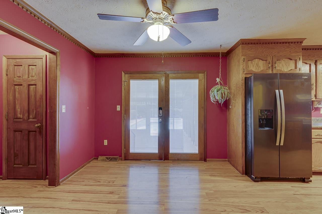 320 Griffin Road Greenville, SC 29607 - Photo 8 of 45