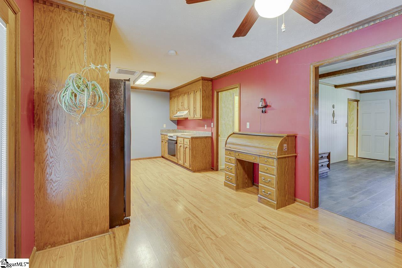 320 Griffin Road Greenville, SC 29607 - Photo 9 of 45