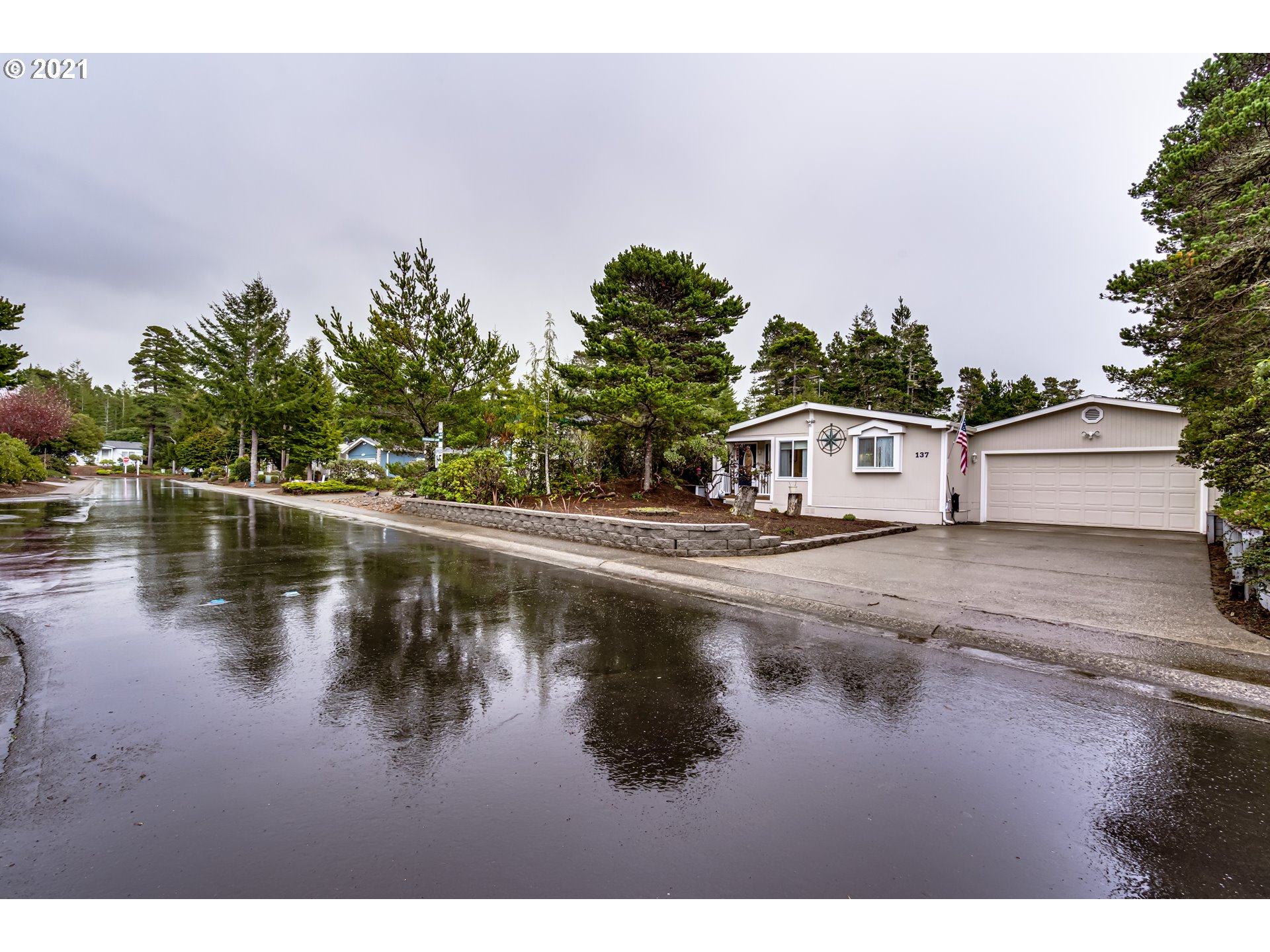 137 43rd Way Florence, OR 97439 - Photo 6 of 32 Gallery Image 6