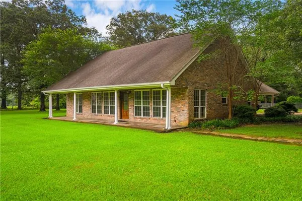 $306,000 | 105 Elmus Paul Road, Deville, LA 71328