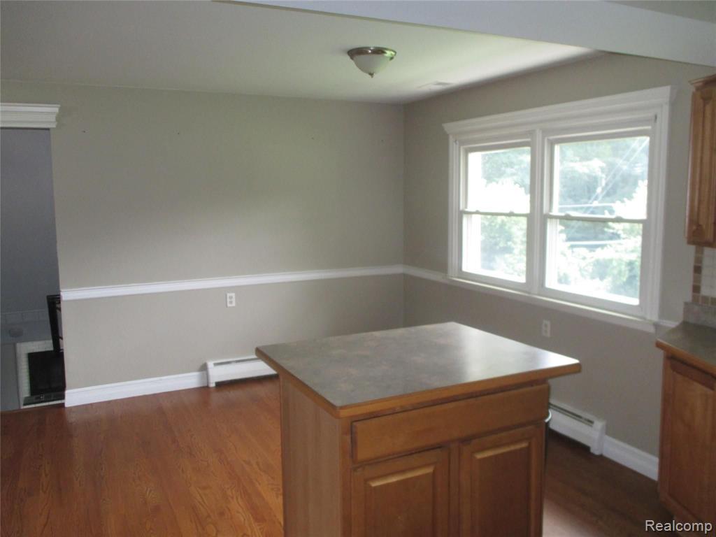 2011 West Avon Road Rochester Hills, MI 48309 - Photo 12 of 22