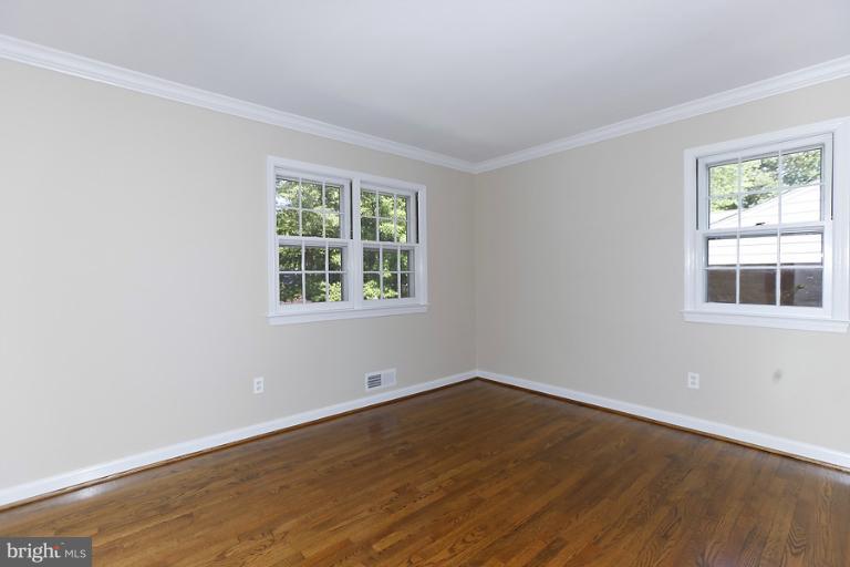 7922 Bainbridge Road Alexandria, VA 22308 - Photo 14 of 19 Bedroom (Master)