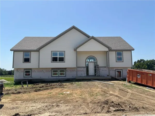 $479,900 | 32 Southwest 160 Road, Warrensburg, MO 64093