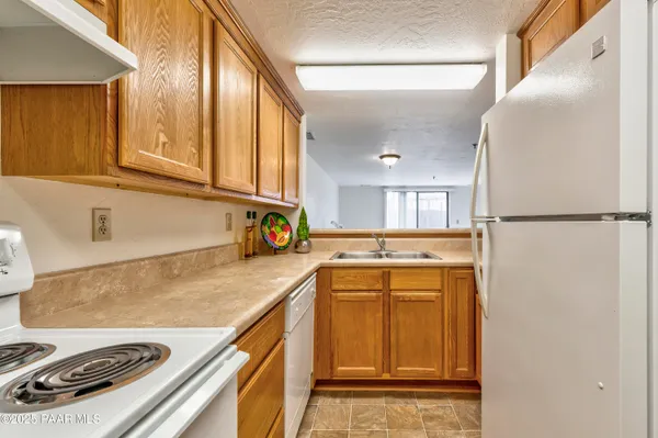 a close view of sink and tap