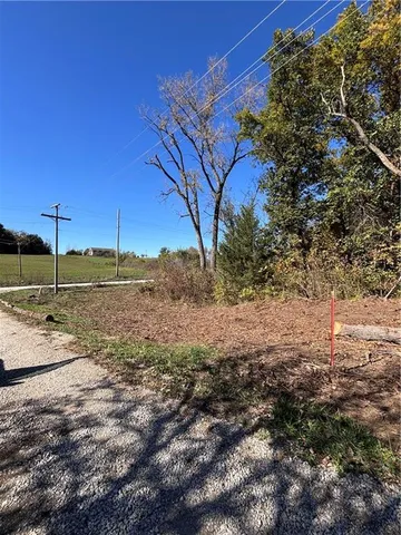 $25,000 | 8990 Southwest Lake Drive, Lathrop, MO 64465