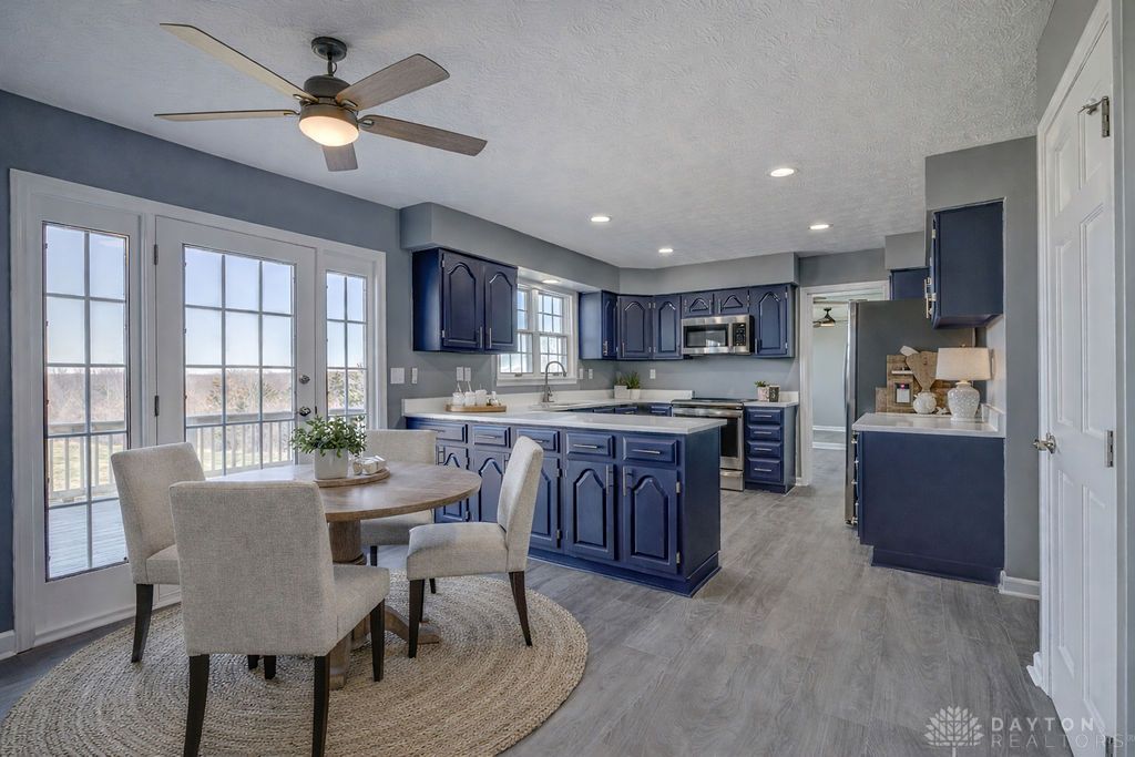 5740 Hendrickson Road Franklin, OH 45005 - Photo 14 of 51 Virtually staged kitchen.