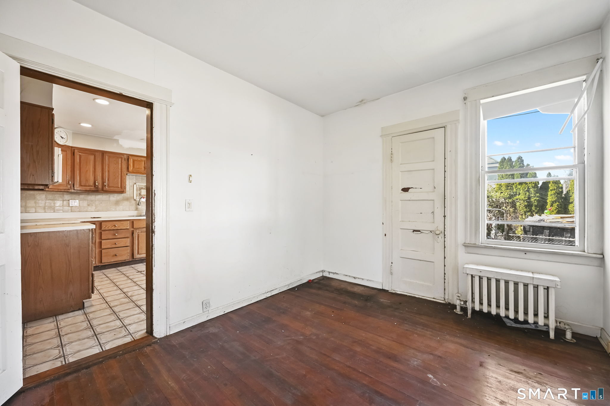 533 Wayne Street Bridgeport, CT 06606 - Photo 12 of 37