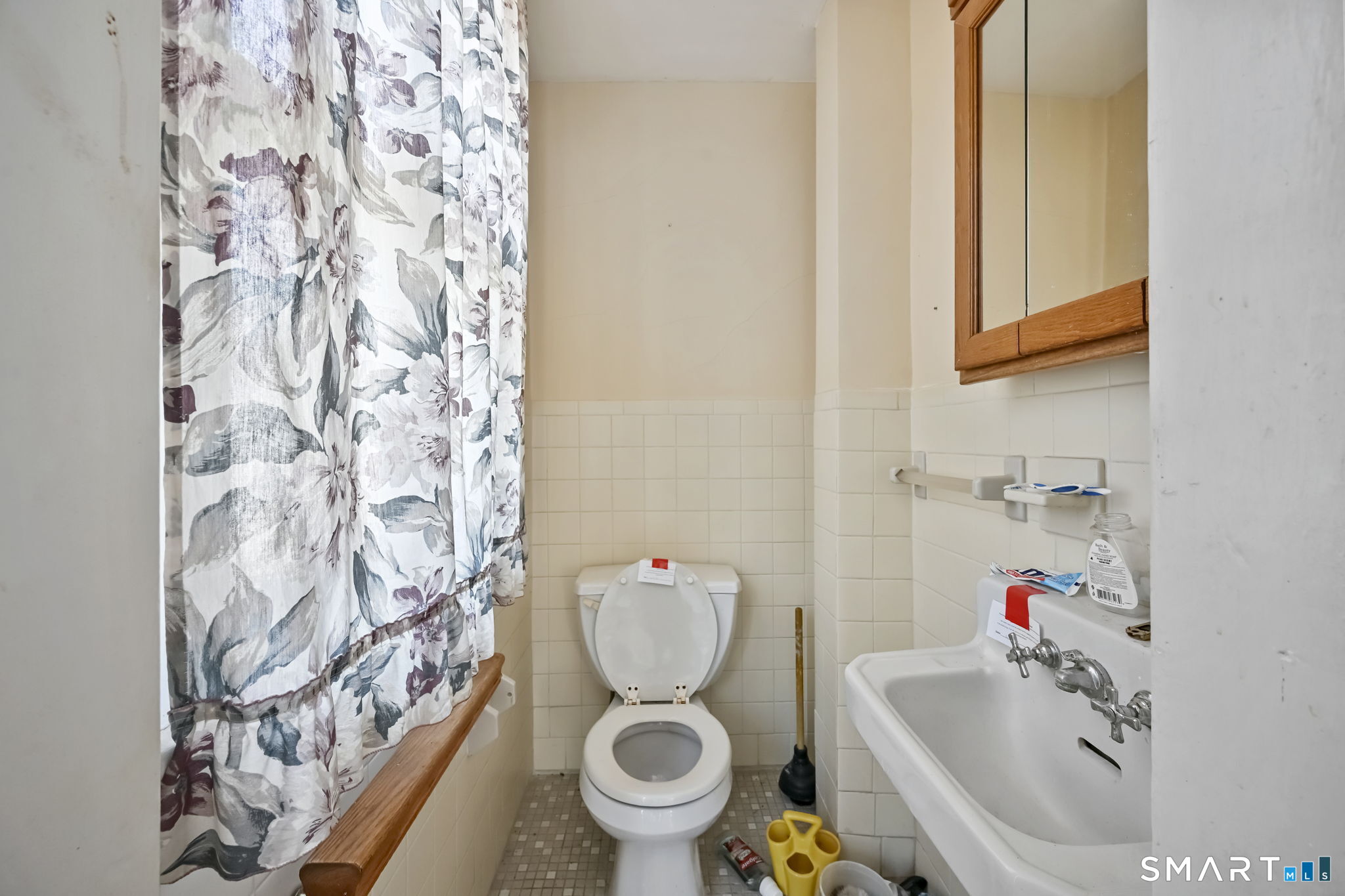 533 Wayne Street Bridgeport, CT 06606 - Photo 14 of 37