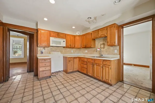 $399,000 | 533 Wayne Street, Bridgeport, CT 06606