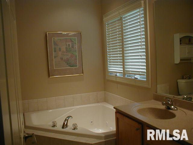 3660 Thunder Ridge Road Bettendorf, IA 52722 - Photo 5 of 8 Gallery Image 5