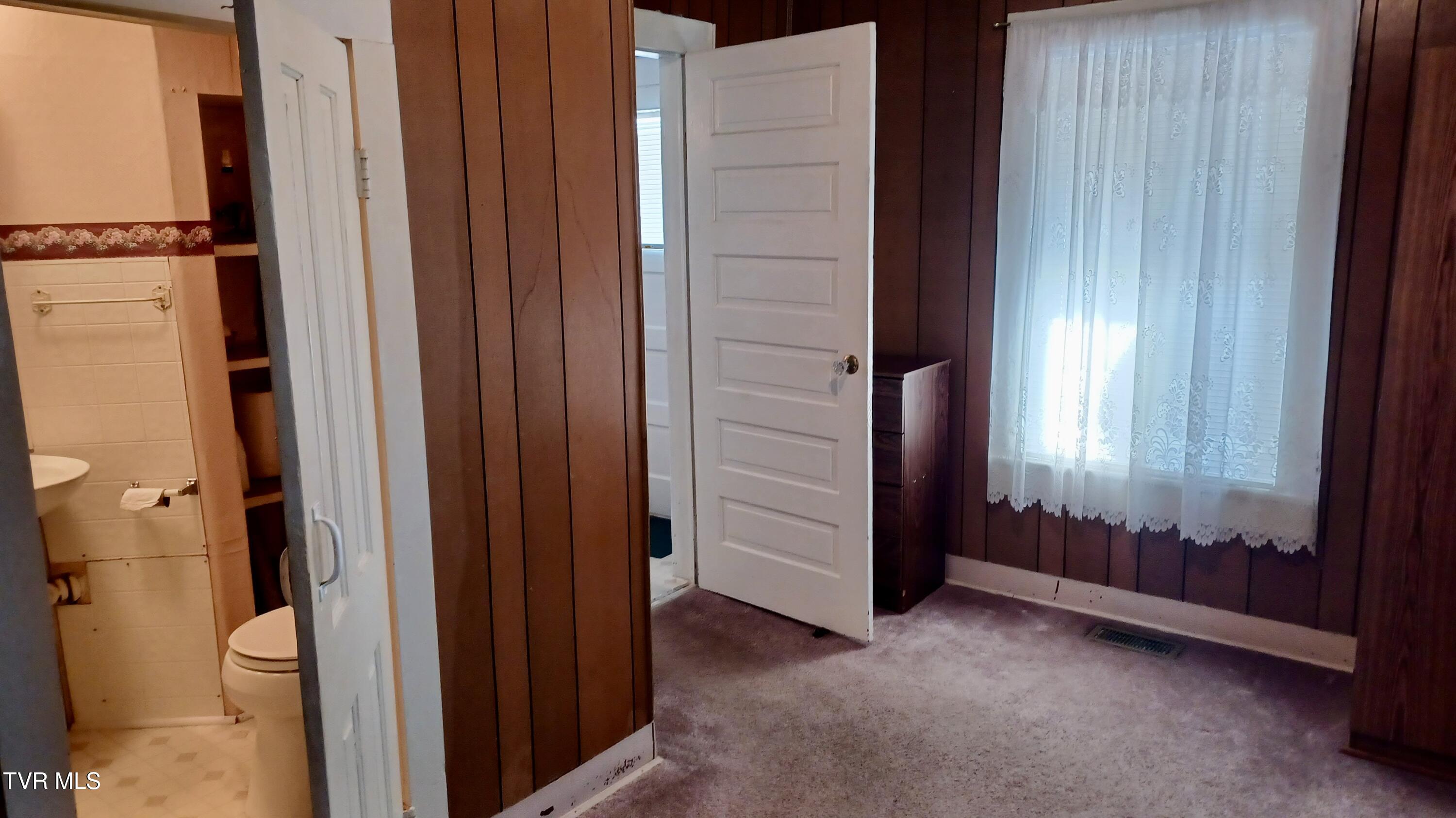 209 Madison Street Bristol, VA 24201 - Photo 18 of 52 18