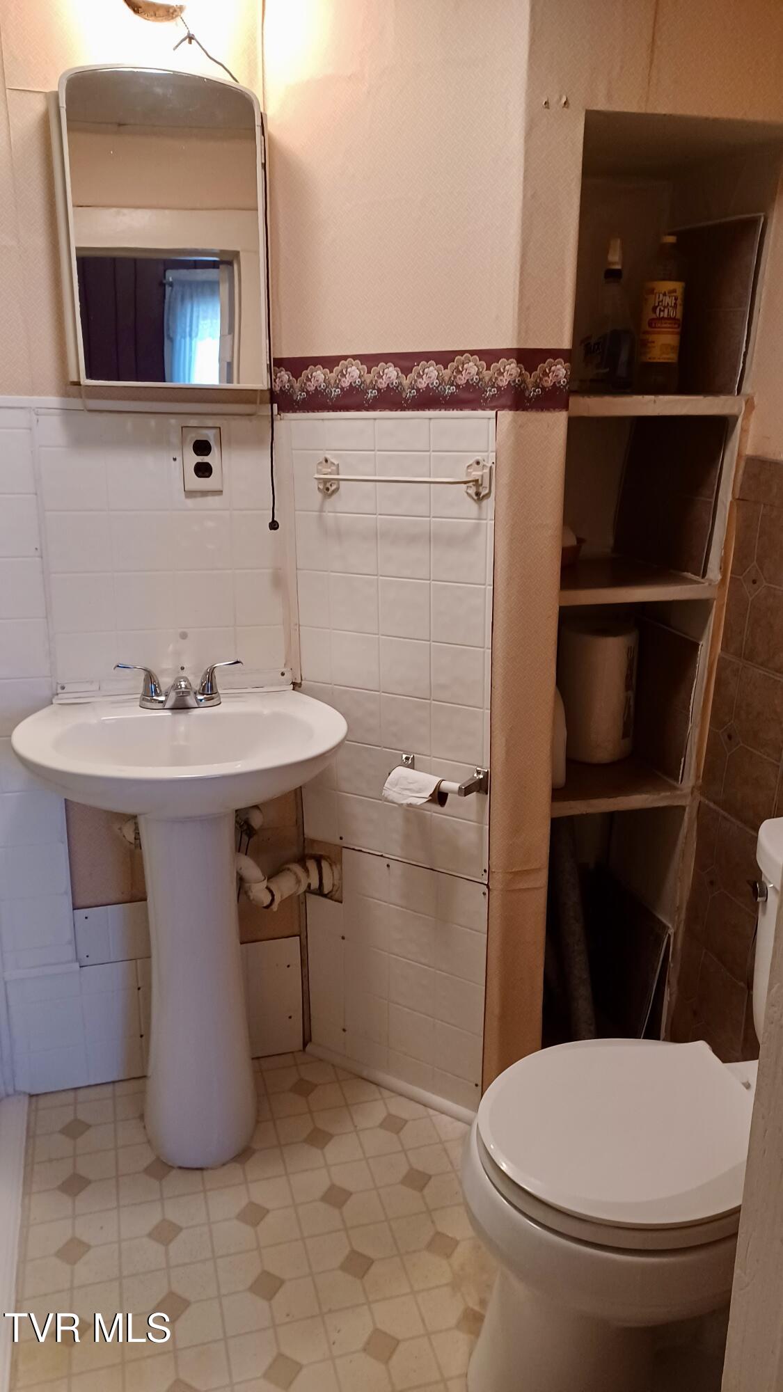 209 Madison Street Bristol, VA 24201 - Photo 21 of 52 21