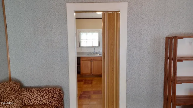 $129,000 | 209 Madison Street, Bristol, VA 24201