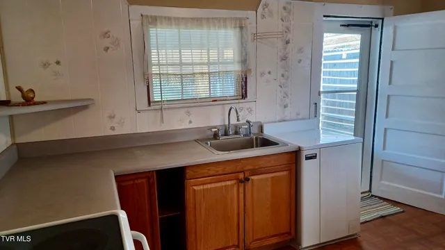 $129,000 | 209 Madison Street, Bristol, VA 24201