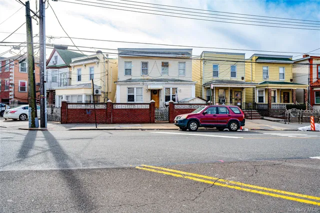 $779,000 | 99-32 Alstyne Avenue | South Corona