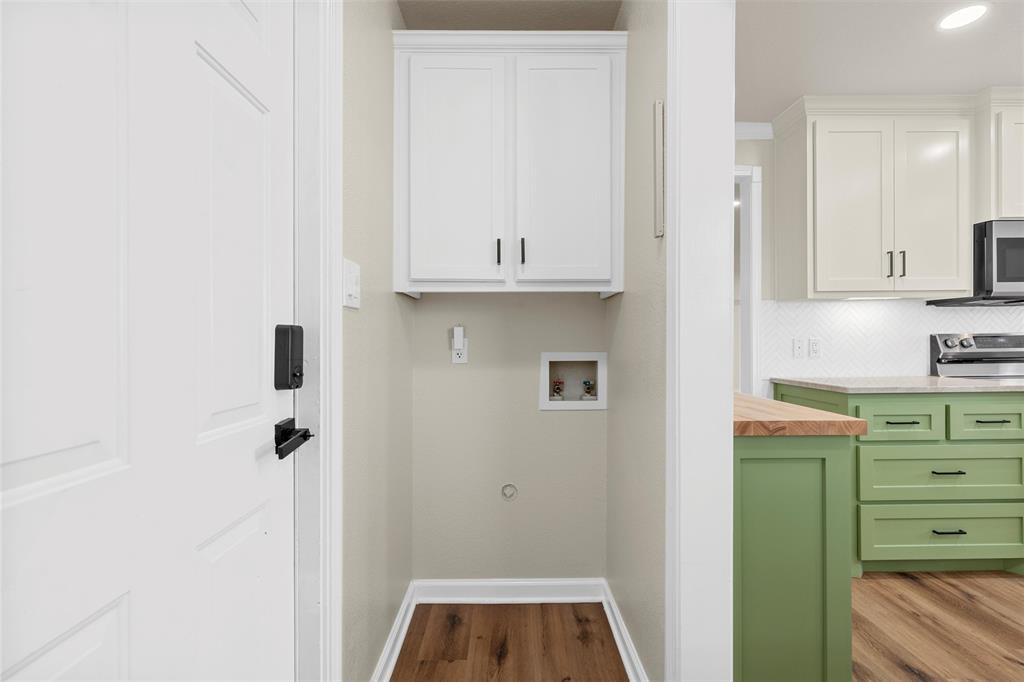 4401 Lacey Circle Waco, TX 76708 - Photo 17 of 38 a bathroom with a shower and a sink