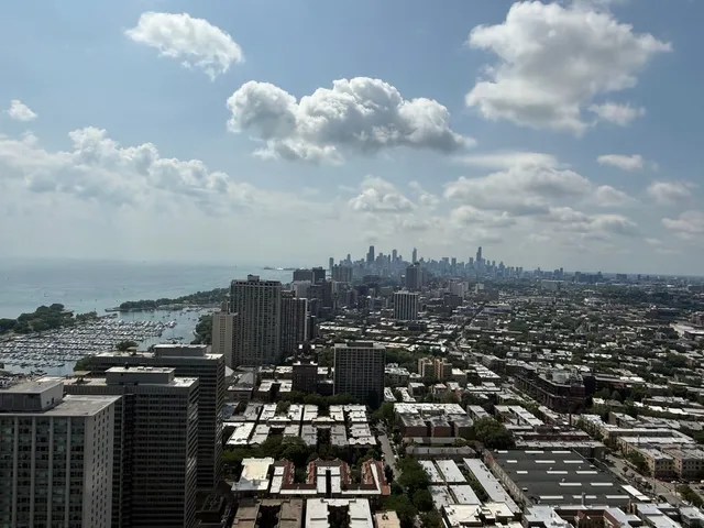 $1,625 | 3660 North Lake Shore Drive, Unit 1309, Chicago, IL 60613