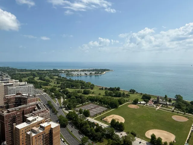 $1,625 | 3660 North Lake Shore Drive, Unit 1309, Chicago, IL 60613