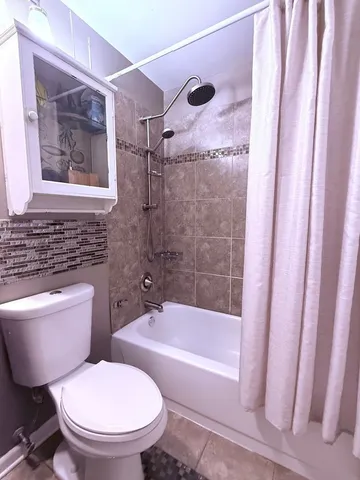 $1,625 | 3660 North Lake Shore Drive, Unit 1309, Chicago, IL 60613