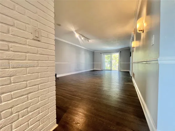 $3,700 | 240 Galen Drive, Unit 309, Key Biscayne, FL 33149