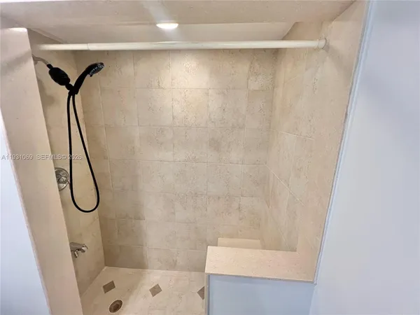 $3,600 | 240 Galen Drive, Unit 309, Key Biscayne, FL 33149