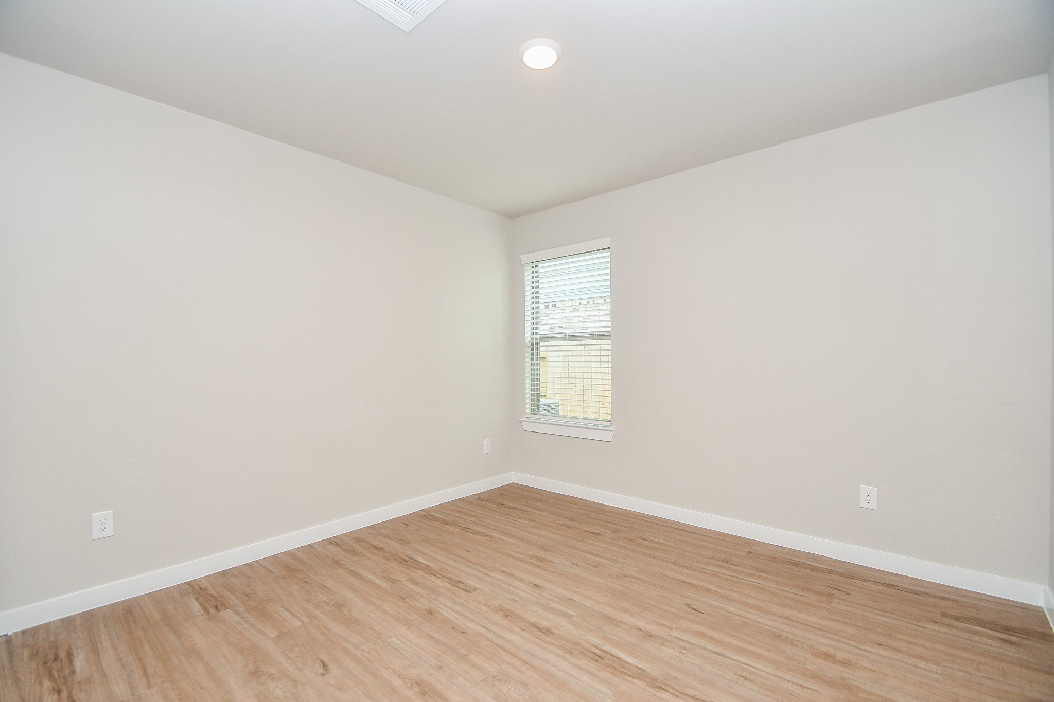 2007 Live Springs Way Rosenberg, TX 77471 - Photo 20 of 25 Third bedroom