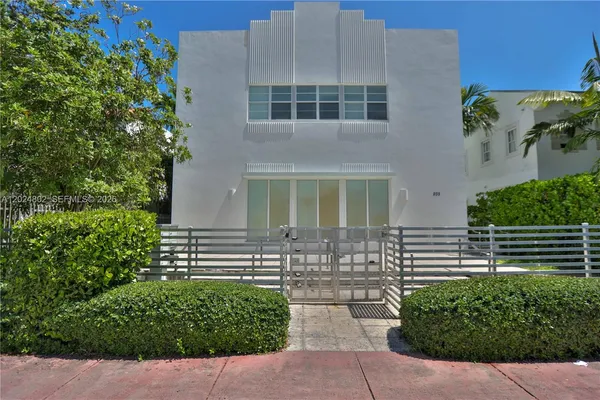$2,700 | 935 Euclid Avenue, Unit 6, Miami Beach, FL 33139