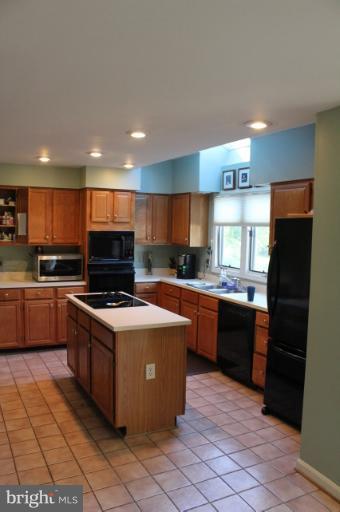 7941 Donegal Lane Springfield, VA 22153 - Photo 3 of 21 Kitchen