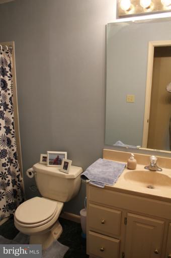 7941 Donegal Lane Springfield, VA 22153 - Photo 9 of 21 Bath