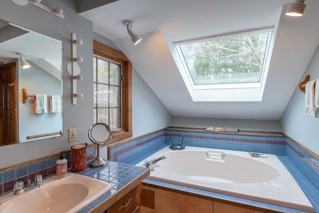 440 Westhampton Road Northampton, MA 01062 - Photo 18 of 32