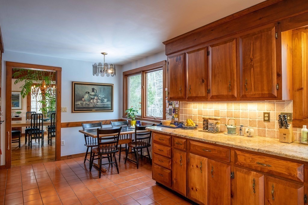 440 Westhampton Road Northampton, MA 01062 - Photo 4 of 32