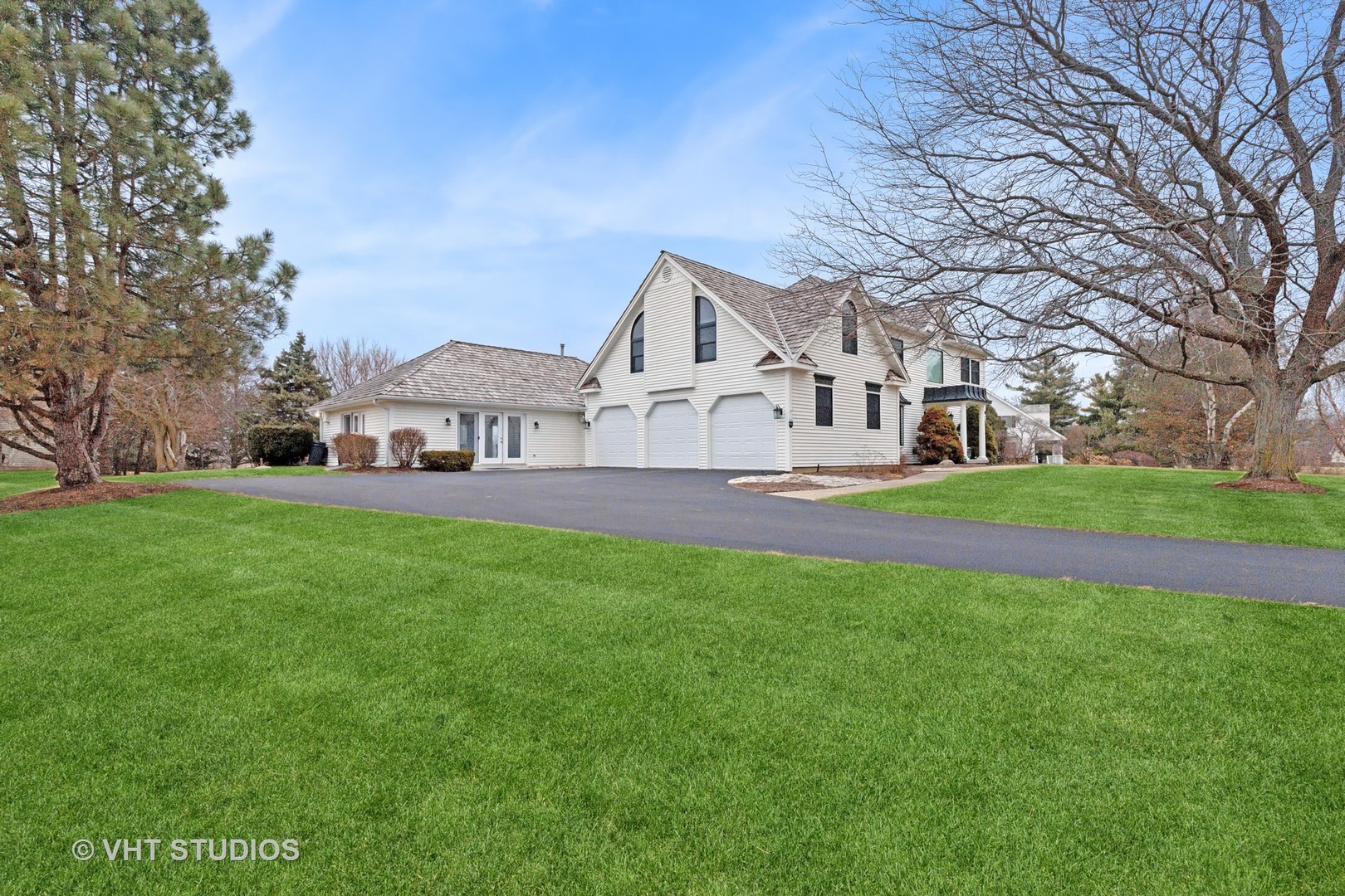 1460 Eagle Ridge Drive Antioch, IL 60002 - Photo 39 of 47 a front view of house with yard and green space