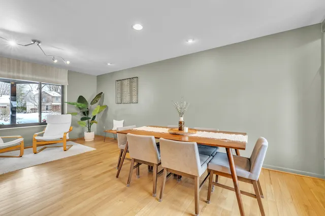 $499,900 | 34069 Fairfax Drive, Livonia, MI 48152