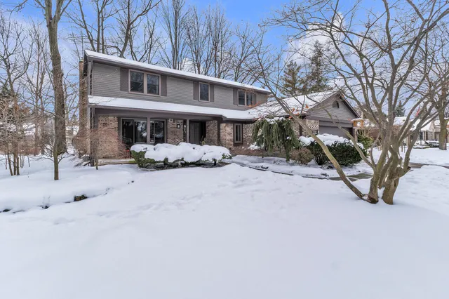 $499,900 | 34069 Fairfax Drive, Livonia, MI 48152