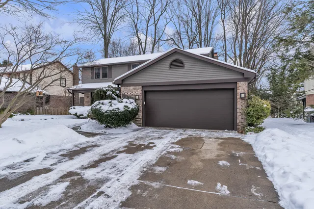 $499,900 | 34069 Fairfax Drive, Livonia, MI 48152