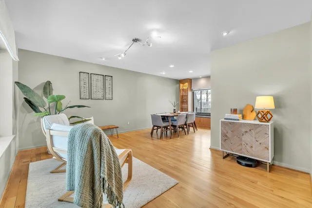 $499,900 | 34069 Fairfax Drive, Livonia, MI 48152