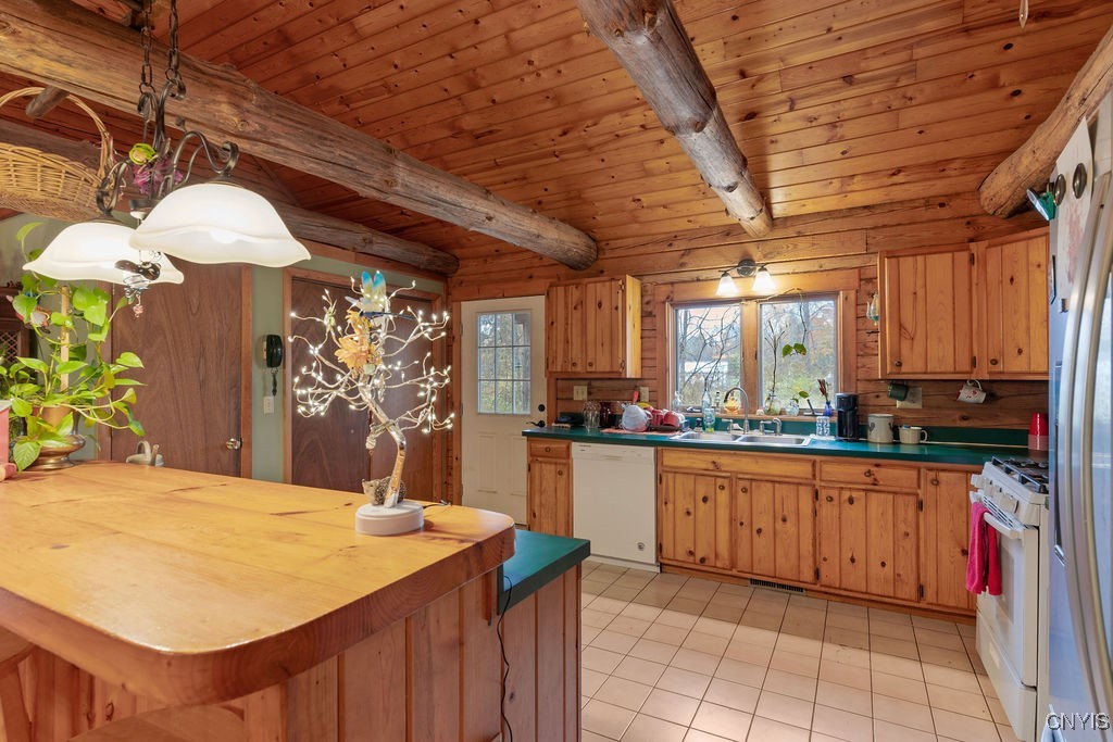 25 Forest Brook Road Schroeppel, NY 13135 - Photo 11 of 50