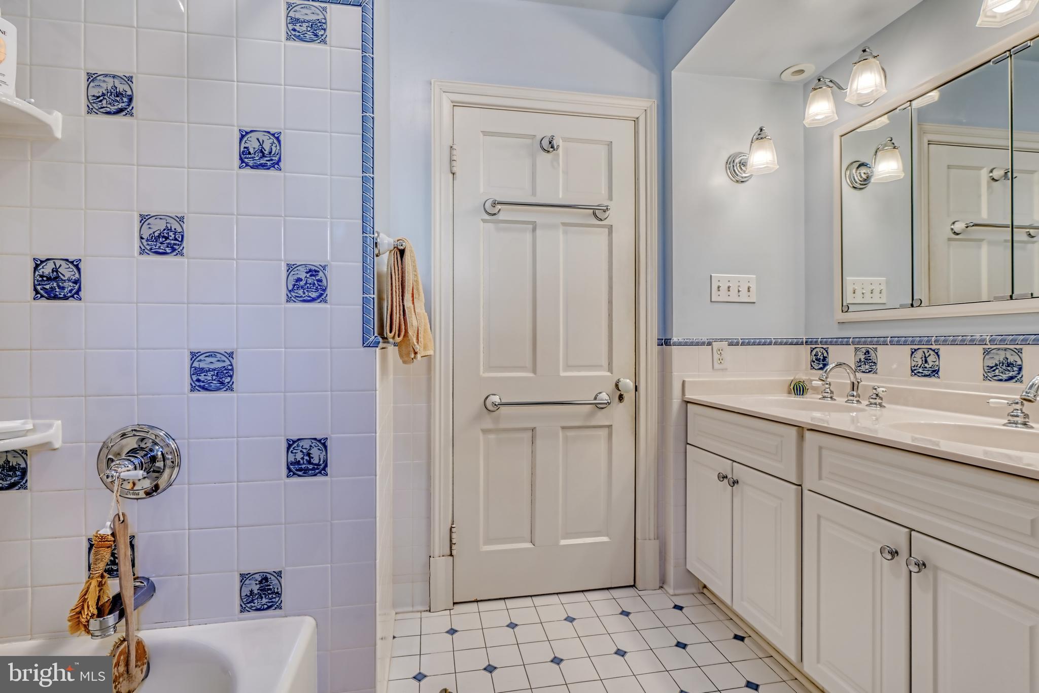 315 Thornhill Road Baltimore, MD 21212 - Photo 21 of 41 Main Bathroom