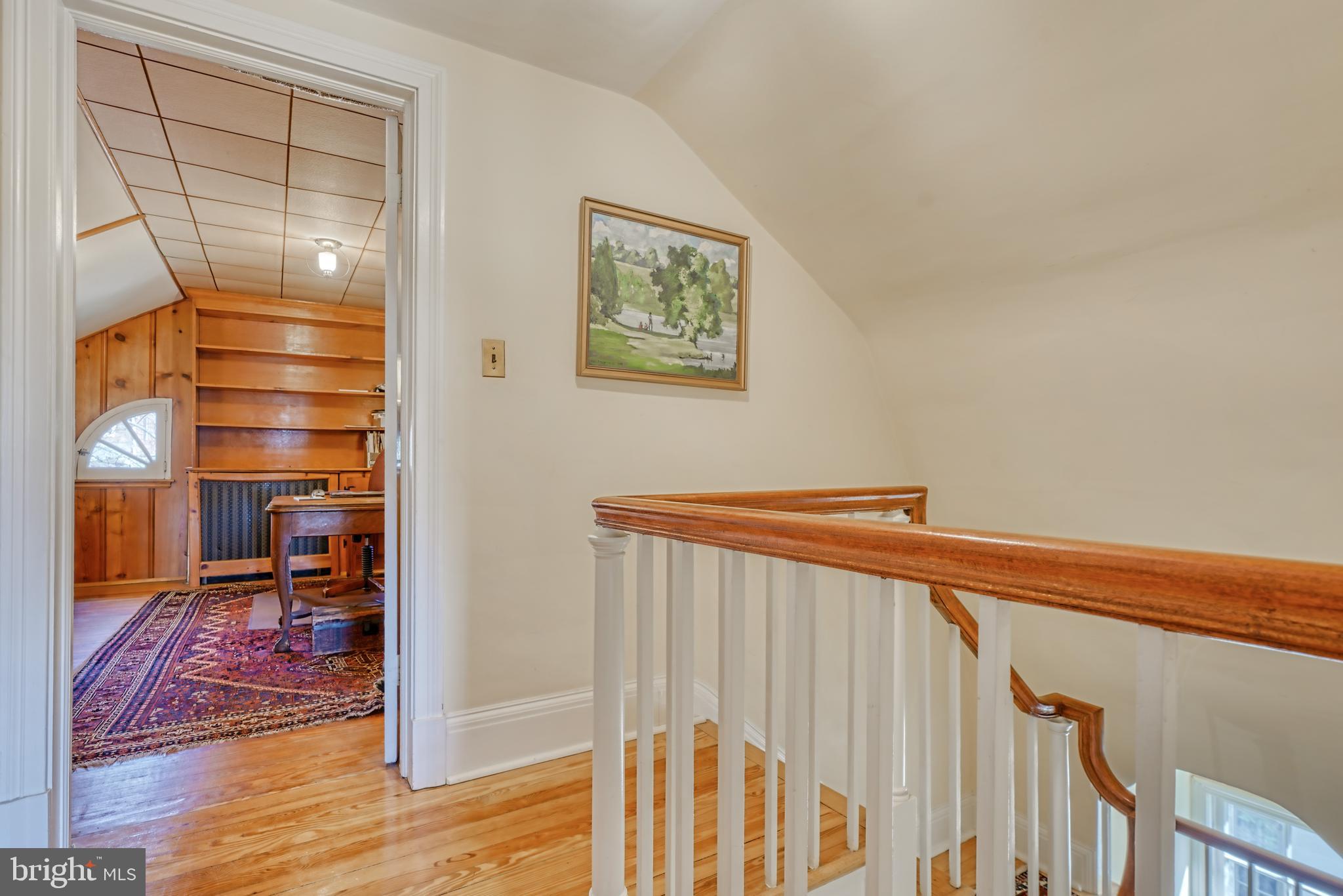 315 Thornhill Road Baltimore, MD 21212 - Photo 26 of 41 3rd floor landing