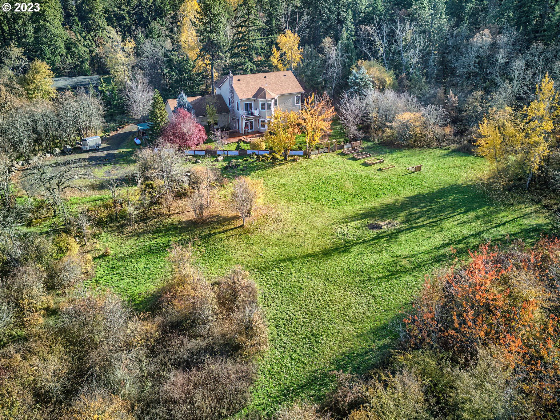 1480 Country Club Road Hood River, OR 97031 - Photo 32 of 42 Gallery Image 32
