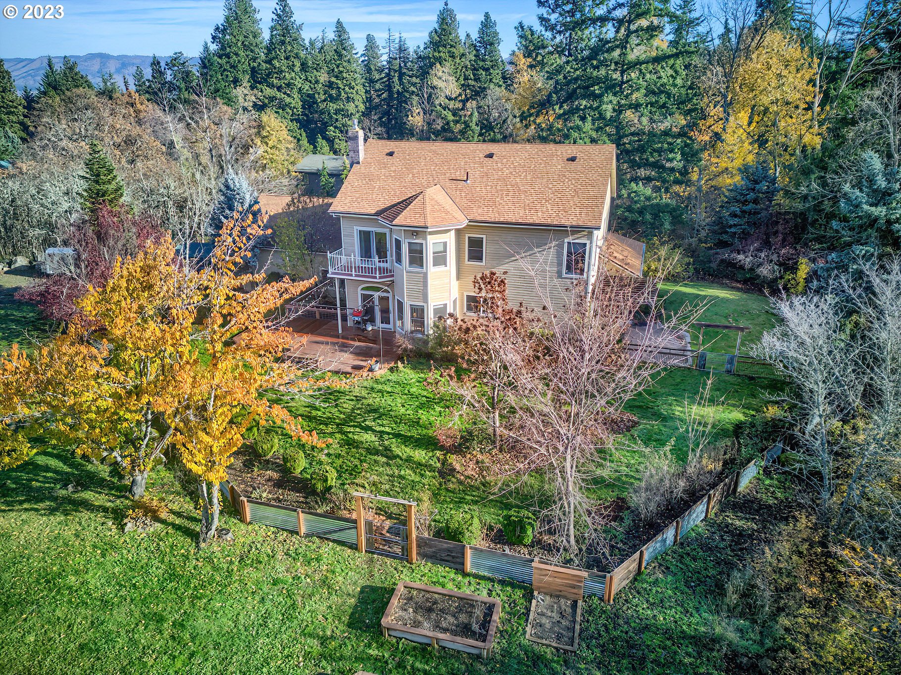 1480 Country Club Road Hood River, OR 97031 - Photo 37 of 42 Gallery Image 37