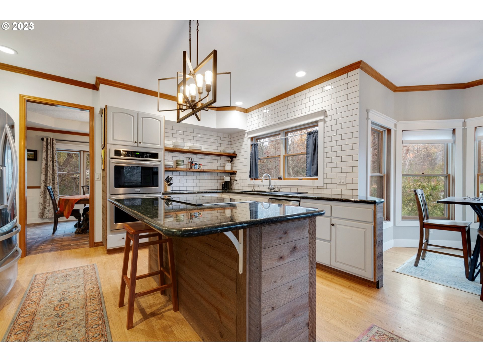 1480 Country Club Road Hood River, OR 97031 - Photo 4 of 42 Gallery Image 4
