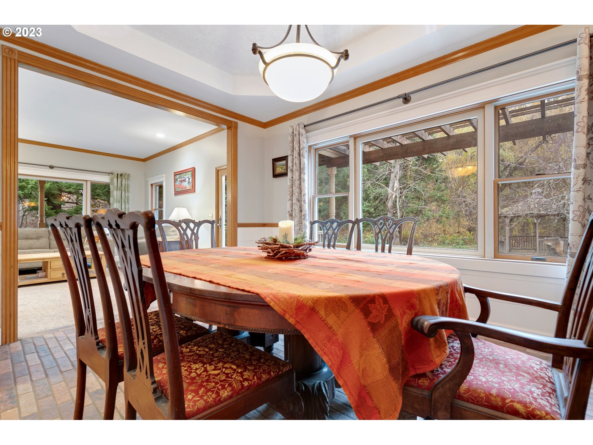 1480 Country Club Road Hood River, OR 97031 - Photo 10 of 42 Gallery Image 10