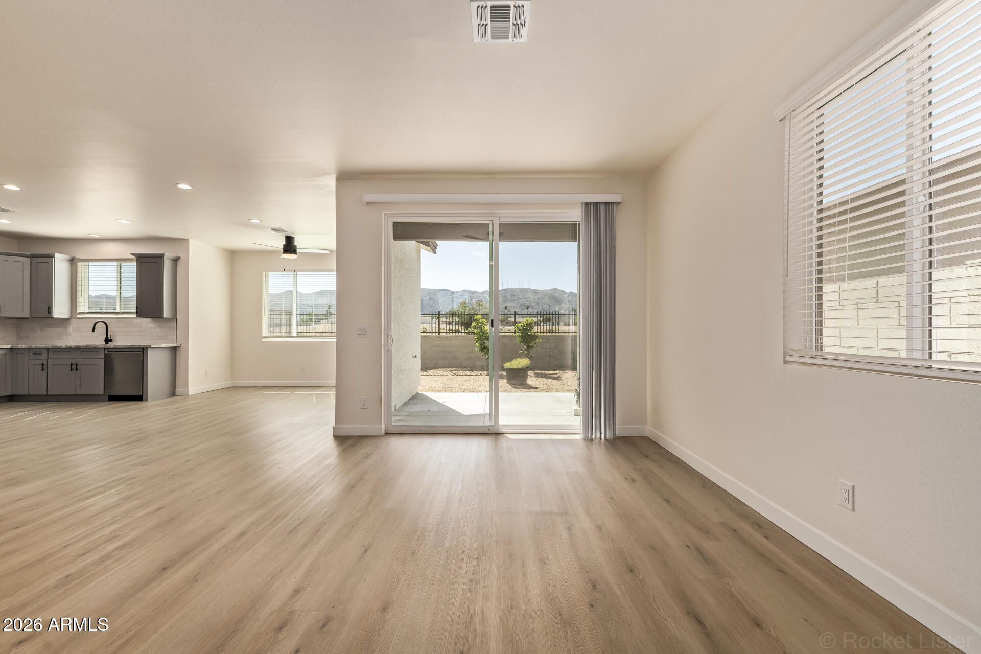 125 West Latona Road Phoenix, AZ 85041 - Photo 6 of 32 Living Room