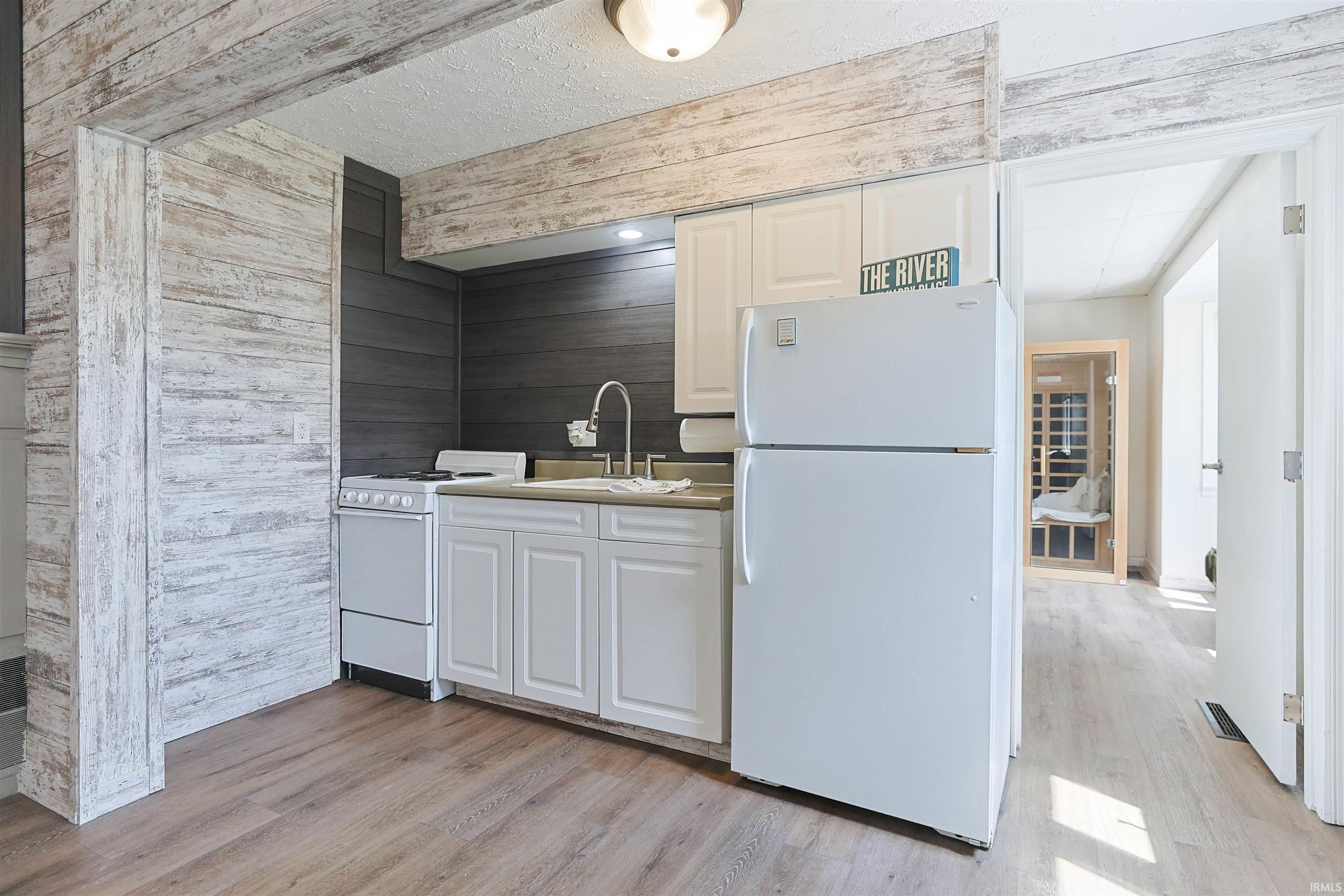 10098 Jefferson Road Osceola, IN 46561 - Photo 30 of 48 Gallery Image 30