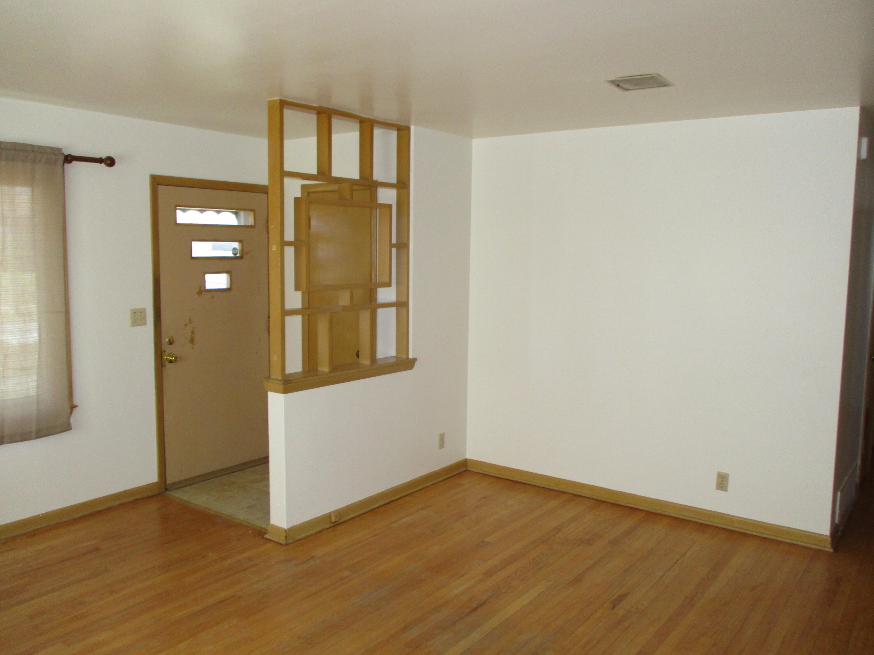 4160 North 69th Street Milwaukee, WI 53216 - Photo 17 of 19 Front Entry