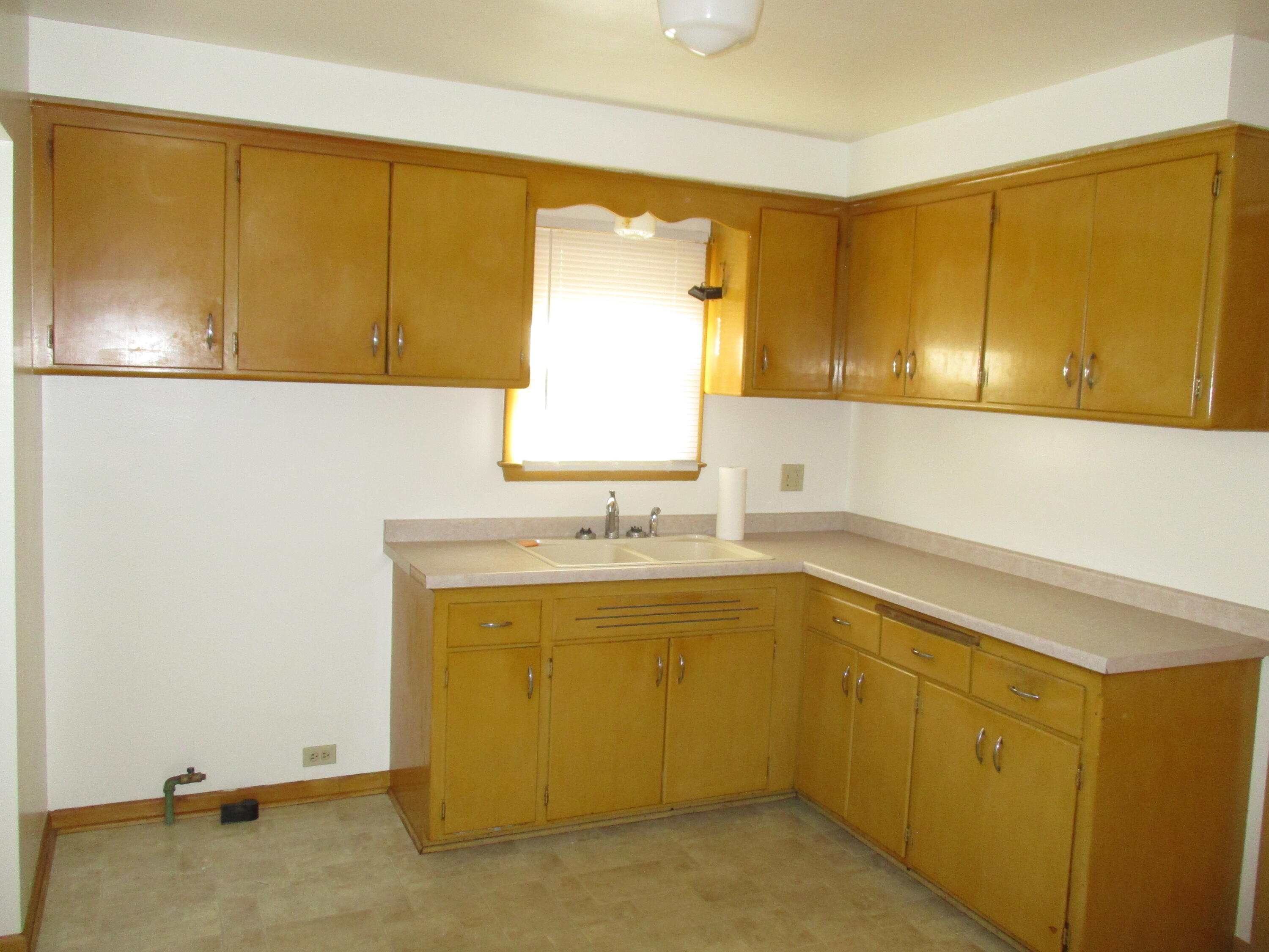 4160 North 69th Street Milwaukee, WI 53216 - Photo 6 of 19 Kitchen