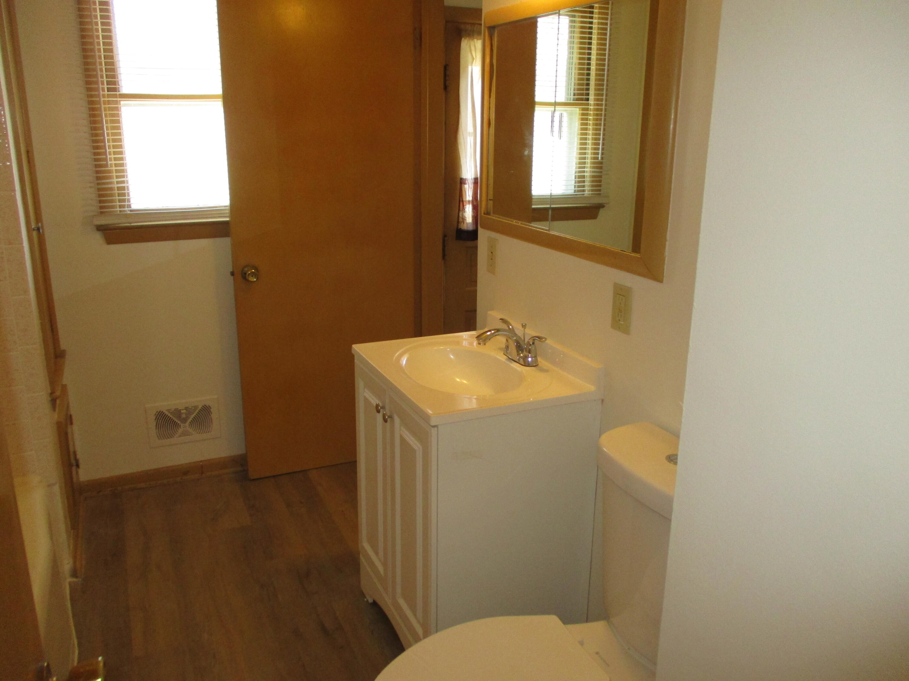 4160 North 69th Street Milwaukee, WI 53216 - Photo 7 of 19 Full Bath